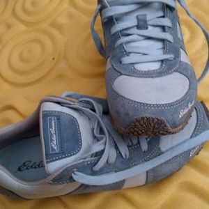 Light weight, casual, stain resistance, leather